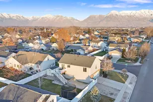 962 S Chappel Valley Loop W, Lehi, UT 84043 - Photo 3