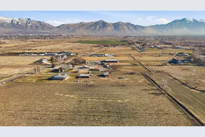3777 W Pioneer Rd, Marriott-Slaterville City, UT 84404 - Photo 9