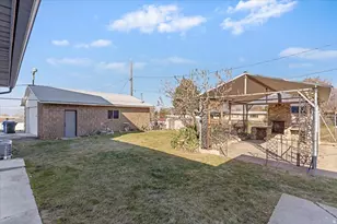 19 E North Canyon Rd, Bountiful, UT 84010 - Photo 29