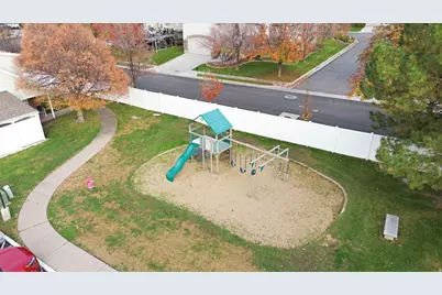 269 W Park Ln, Centerville, UT 84014 - Photo 35