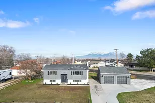 3475 S Bluff Rd, Syracuse, UT 84075 - Photo 1