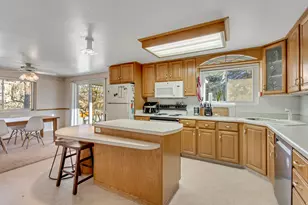 7211 S Cypress Way, Cottonwood Heights, UT 84121 - Photo 7