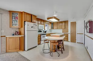 7211 S Cypress Way, Cottonwood Heights, UT 84121 - Photo 9