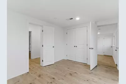 221 E 4800 S, Salt Lake City, UT 84107 - Photo 31