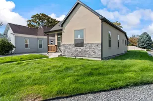 221 E 4800 S, Salt Lake City, UT 84107 - Photo 3