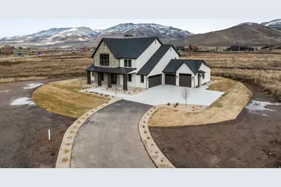 439 S 7900 E #11, Huntsville, UT 84317 - Photo 1