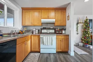 648 W 2200 N, Clinton, UT 84015 - Photo 5