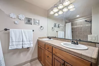2553 S 2070 Cir E, Saint George, UT 84790 - Photo 35