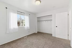 1683 N 250 W, Layton, UT 84041 - Photo 13