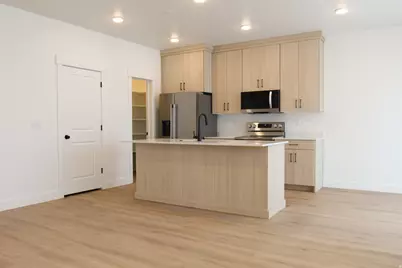 599 N 300 W, Smithfield, UT 84335 - Photo 5