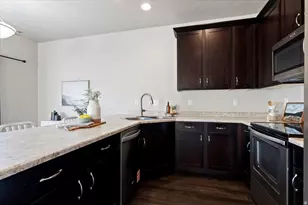 1933 W 2295 S, Woods Cross, UT 84087 - Photo 13