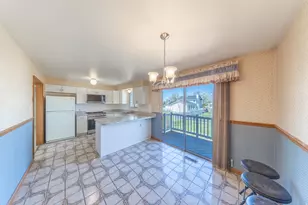 75 E Monticello Dr S, Kaysville, UT 84037 - Photo 3