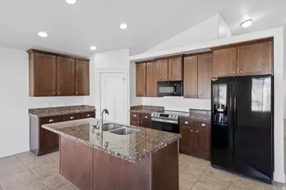 3856 W Coastal Dune Dr, South Jordan, UT 84009 - Photo 7