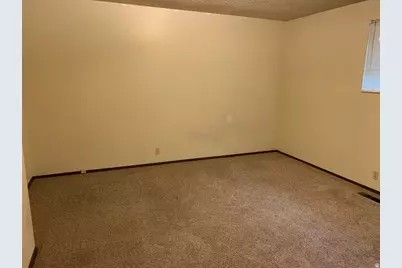 1761 E Fort Union Blvd, Cottonwood Heights, UT 84121 - Photo 11