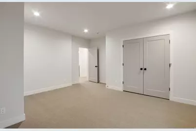 298 N Amber Ln W, Layton, UT 84041 - Photo 39