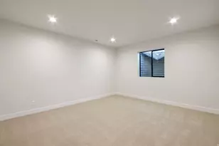 298 N Amber Ln W, Layton, UT 84041 - Photo 33