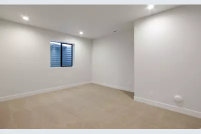 298 N Amber Ln W, Layton, UT 84041 - Photo 37