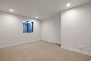 298 N Amber Ln W, Layton, UT 84041 - Photo 37