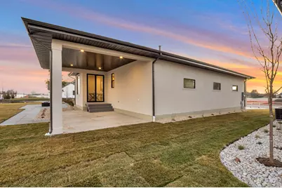 298 N Amber Ln W, Layton, UT 84041 - Photo 43