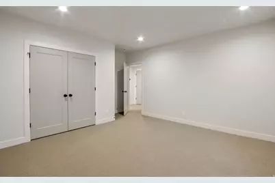 298 N Amber Ln W, Layton, UT 84041 - Photo 37