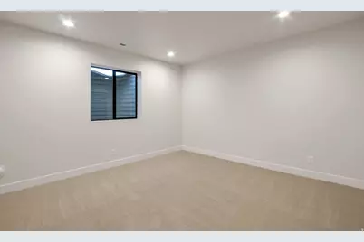 298 N Amber Ln W, Layton, UT 84041 - Photo 35