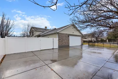 9871 S 4000 W, South Jordan, UT 84095 - Photo 29