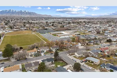 4929 S Huntington Rd W, Taylorsville, UT 84129 - Photo 35