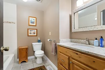 12387 S Mountain View Dr, Riverton, UT 84065 - Photo 15