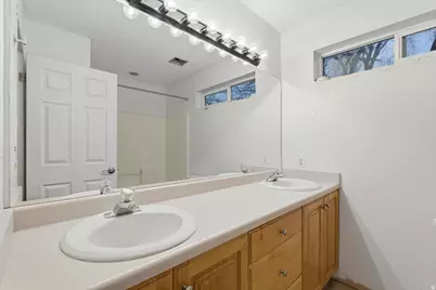 1332 N 2350 E, Layton, UT 84040 - Photo 23