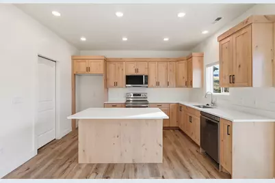 697 W 20 N, Hyrum, UT 84319 - Photo 11