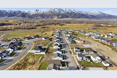 697 W 20 N, Hyrum, UT 84319 - Photo 7