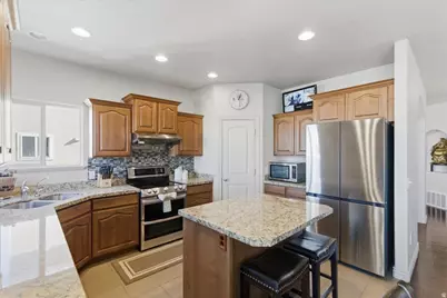 6254 W Palenque Dr, Salt Lake City, UT 84118 - Photo 7