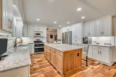 1972 E Everleigh Cir, Sandy, UT 84093 - Photo 13