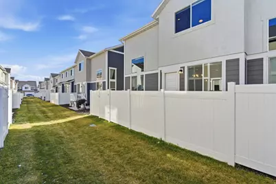 4224 W 2010 N #402, Lehi, UT 84048 - Photo 31