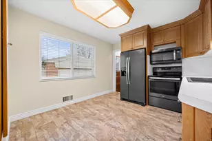 221 W Olympus Circle, Midvale, UT 84047 - Photo 7