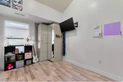 588 W Wolfe Grove Cir, Midvale, UT 84047 - Photo 9