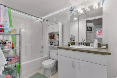 588 W Wolfe Grove Cir, Midvale, UT 84047 - Photo 11