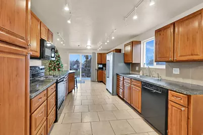 1629 E Juniper St, Layton, UT 84040 - Photo 15