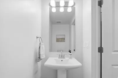 1564 E 460 S, Hyrum, UT 84319 - Photo 9