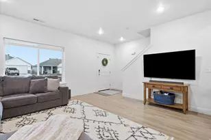 1564 E 460 S, Hyrum, UT 84319 - Photo 5