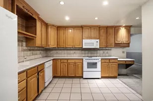 5164 S 1870 E, Holladay, UT 84117 - Photo 3