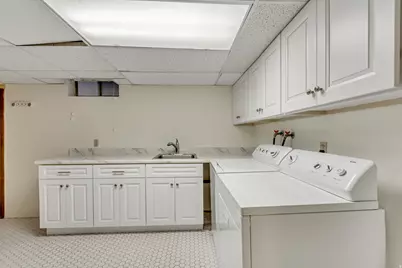 4281 S Lynne Ln, Holladay, UT 84124 - Photo 45