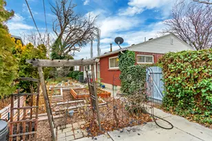 4281 S Lynne Ln, Holladay, UT 84124 - Photo 9