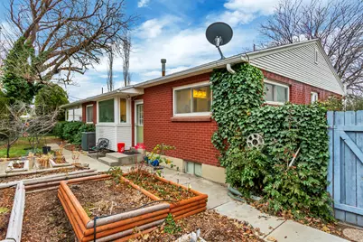 4281 S Lynne Ln, Holladay, UT 84124 - Photo 3