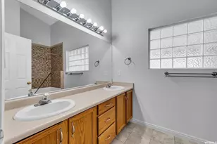 828 W Chartres Ave S, Sandy, UT 84070 - Photo 9