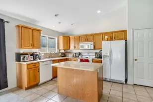 828 W Chartres Ave S, Sandy, UT 84070 - Photo 7