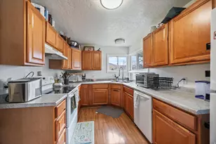 35 S 100 E, Pleasant Grove, UT 84062 - Photo 9