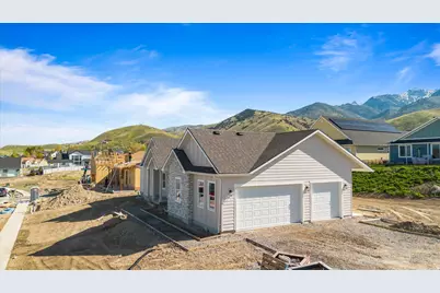 108 N 900 E, Hyde Park, UT 84318 - Photo 5