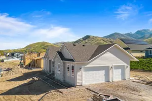 108 N 900 E, Hyde Park, UT 84318 - Photo 5