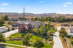 15258 S Mountainside Dr W, Bluffdale, UT 84065 - Photo 3